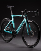 Bianchi Oltre RC 2025 Carbon Aero Road Bike – Shimano Dura-Ace Di2 12-Speed WorldTour Performance