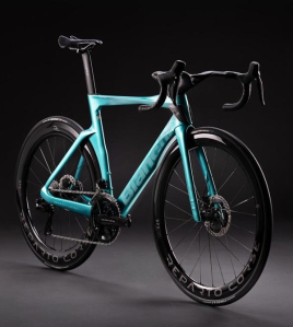 Bianchi Oltre RC 2025 Carbon Aero Road Bike – Shimano Dura-Ace Di2 12-Speed WorldTour Performance