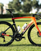 Pinarello Nuova Dogma F 2025 – WorldTour Aero All-Round Carbon Superbike