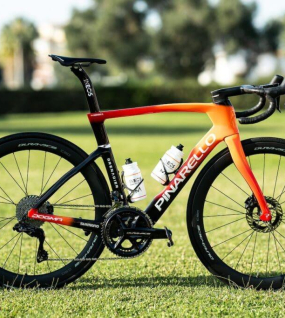 Pinarello Nuova Dogma F 2025 – WorldTour Aero All-Round Carbon Superbike