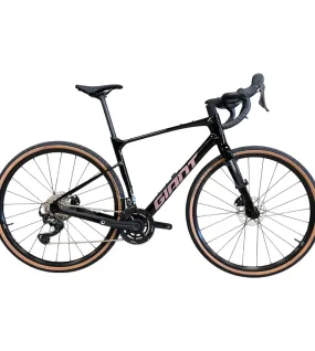 Giant Revolt Advanced 2 2025 Carbon Gravel Bike – Endurance & Adventure Performance Bicycle
